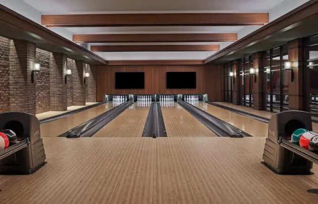 Beartooth Bowling alley at at Montage Big Sky