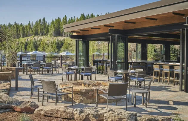 Backcast Bar & Grill