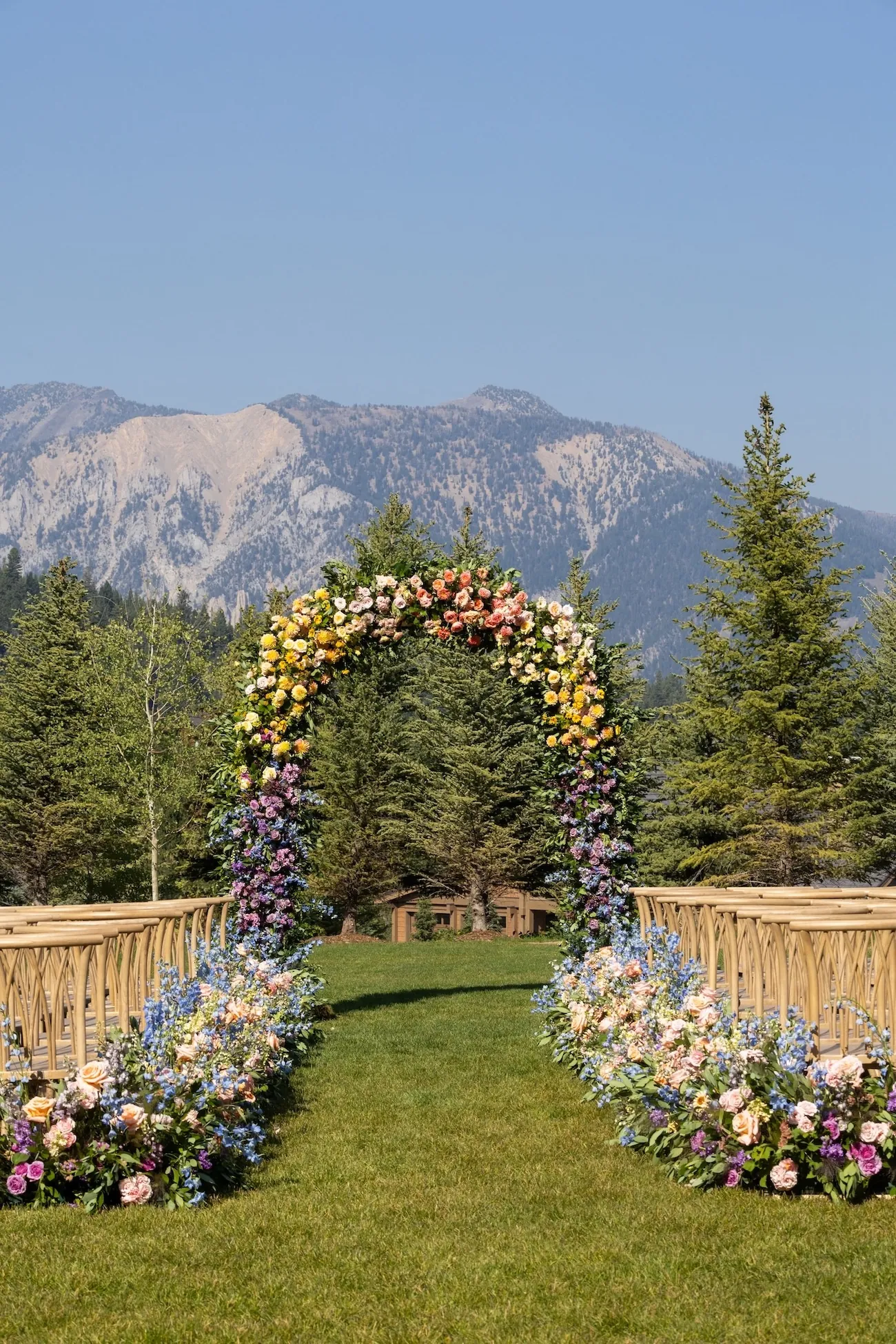 Grand Lawn