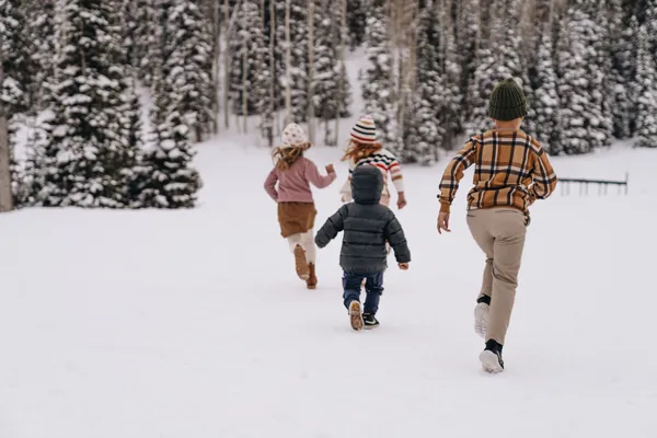 kids in snow