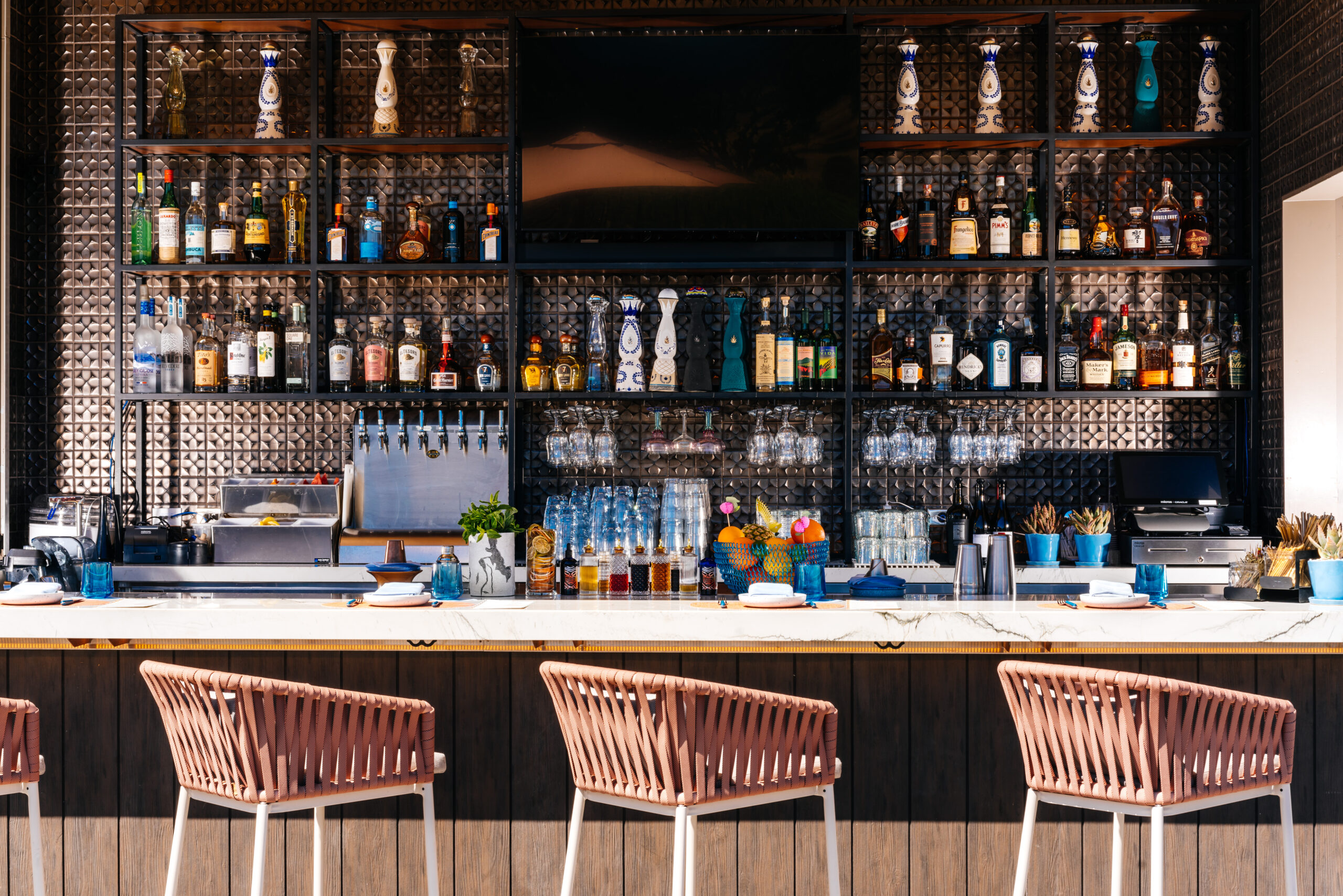 The pool bar at luxury healdsburg hotel