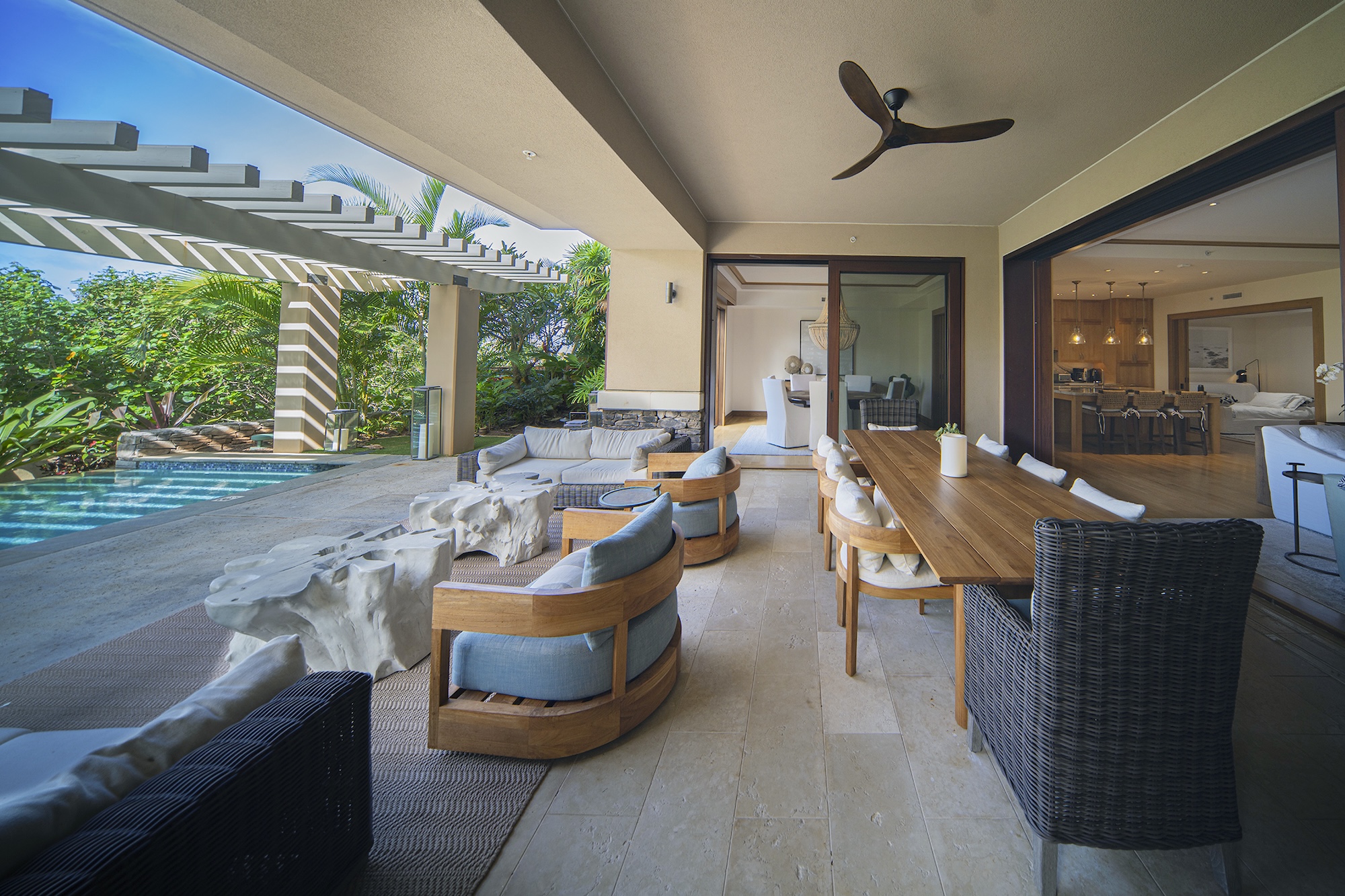 Montage Residences Kapalua Bay outdoor area
