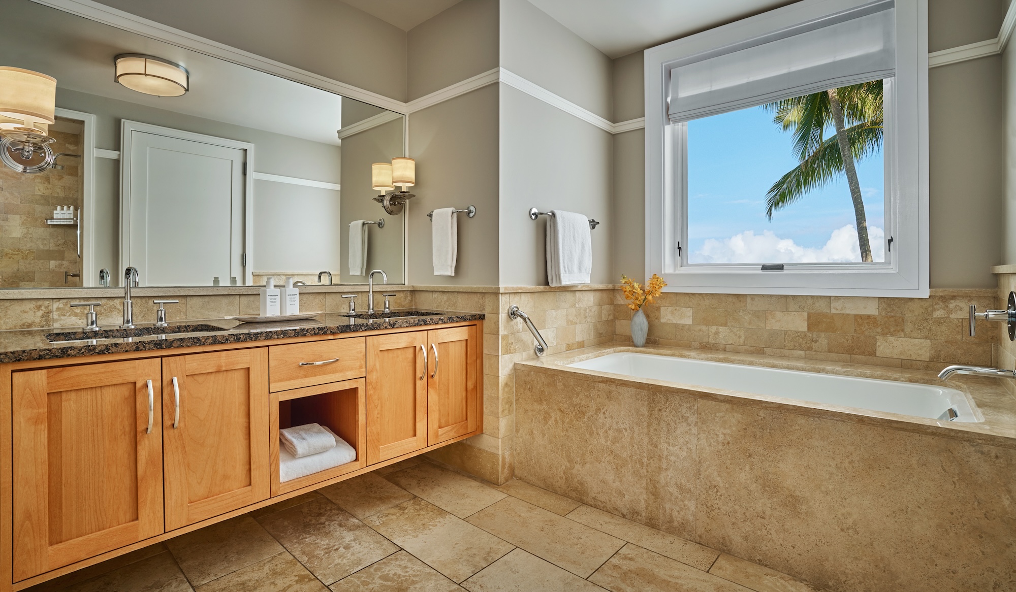 Montage Residences Kapalua Bay spacious bathroom
