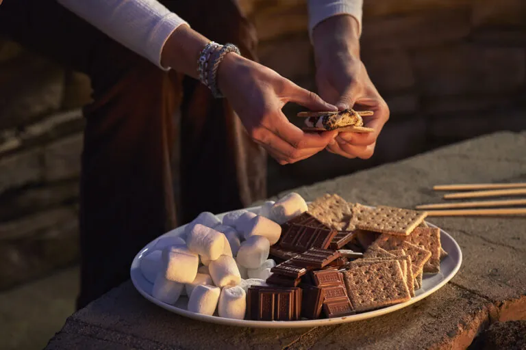 roasting s'mores