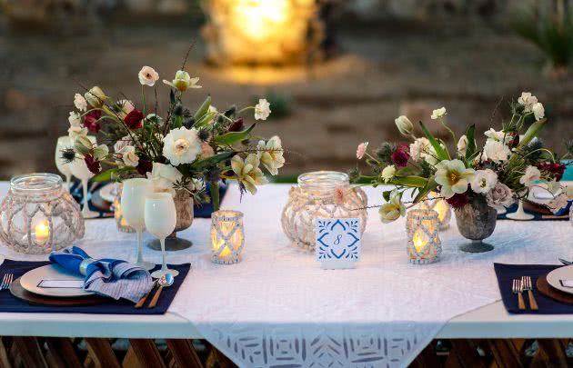 Outdoor table setting