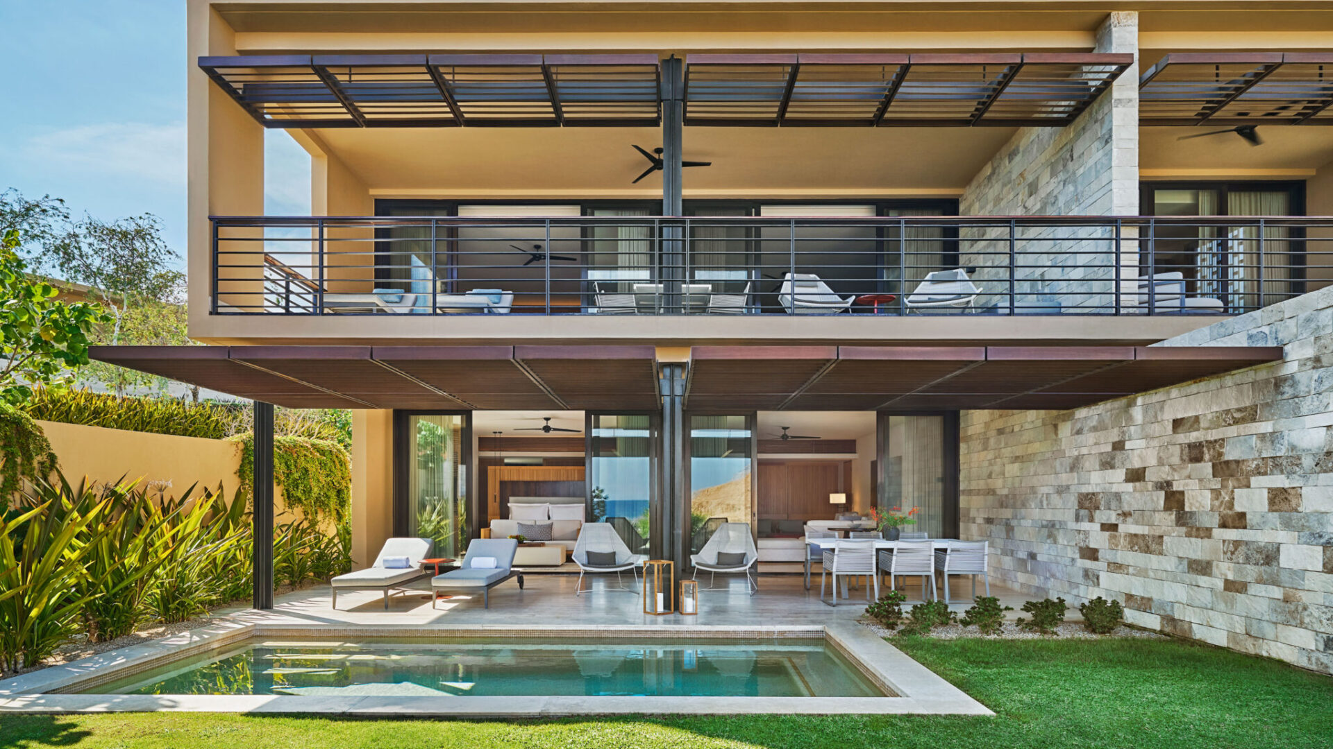 1 Bedroom Suite with Pool & Patio