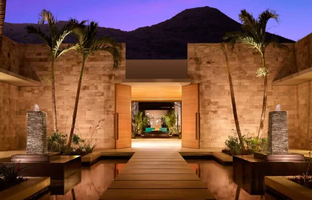 The lobby at Montage Los Cabos.