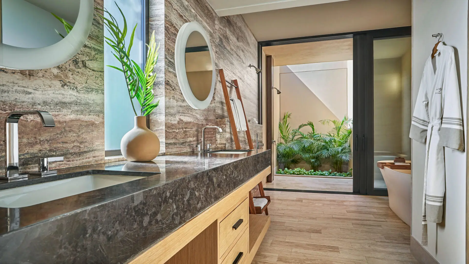 Montage Los Cabos Guestroom Bathroom