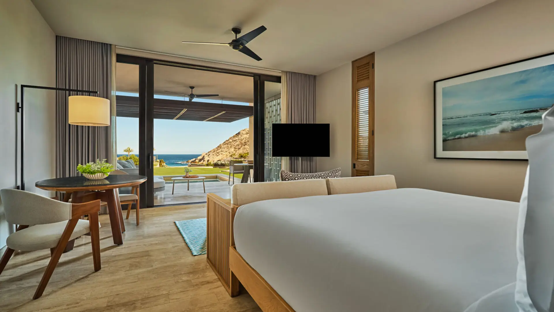 Deluxe Ocean King Guestroom