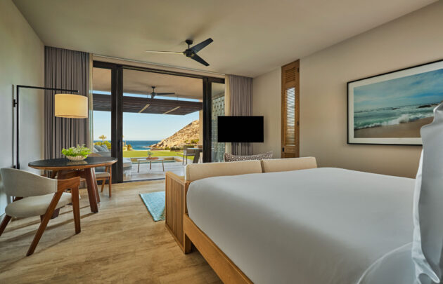 Deluxe Ocean King Guestroom