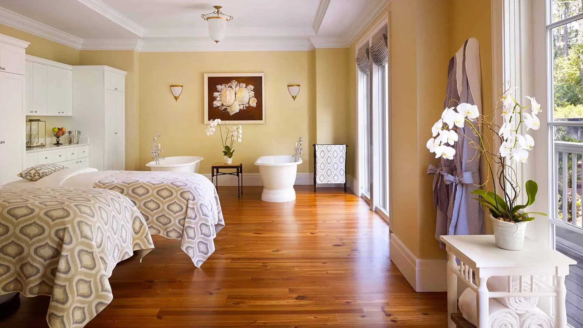 Spa Montage couples suite and spa treatments