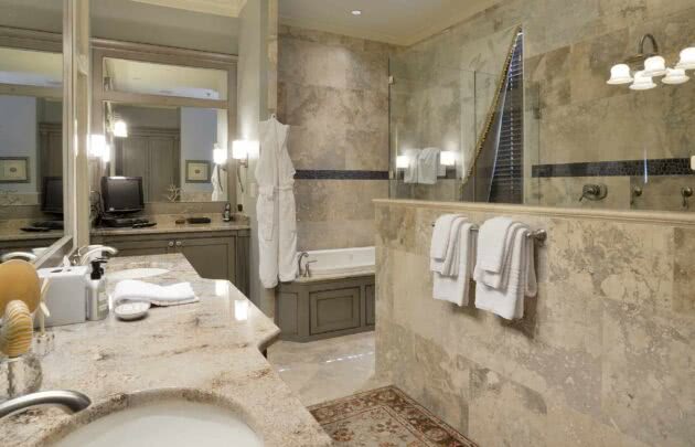 Village Home Bathroom at Palmetto Bluff Hotel