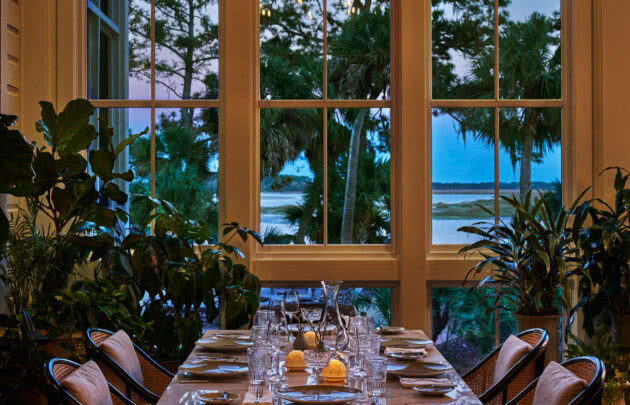 River House Dining Vignette