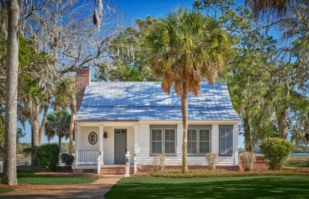Image of a white cottage at Montage Palmetto Bluff