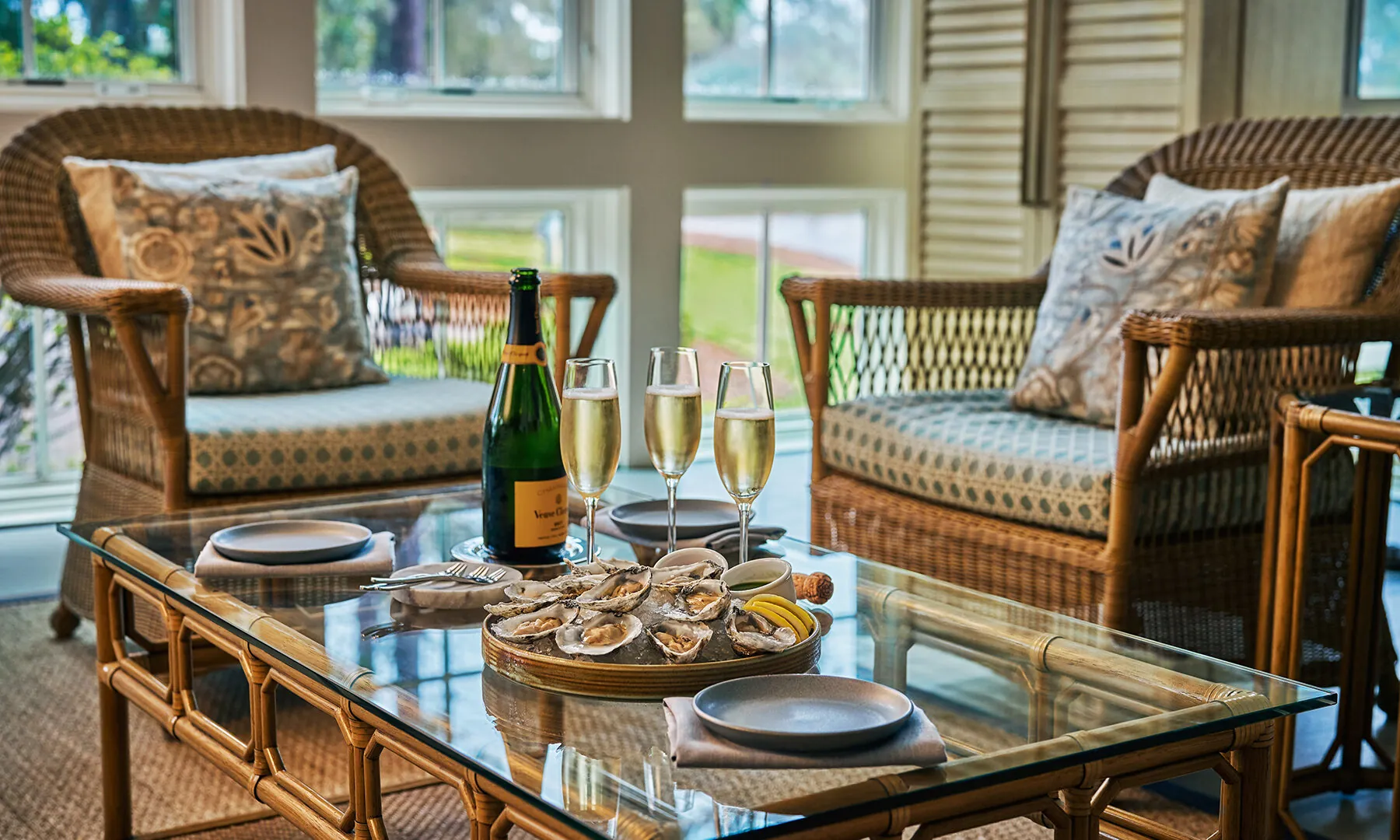 Oysters and champagne in Carolina Room